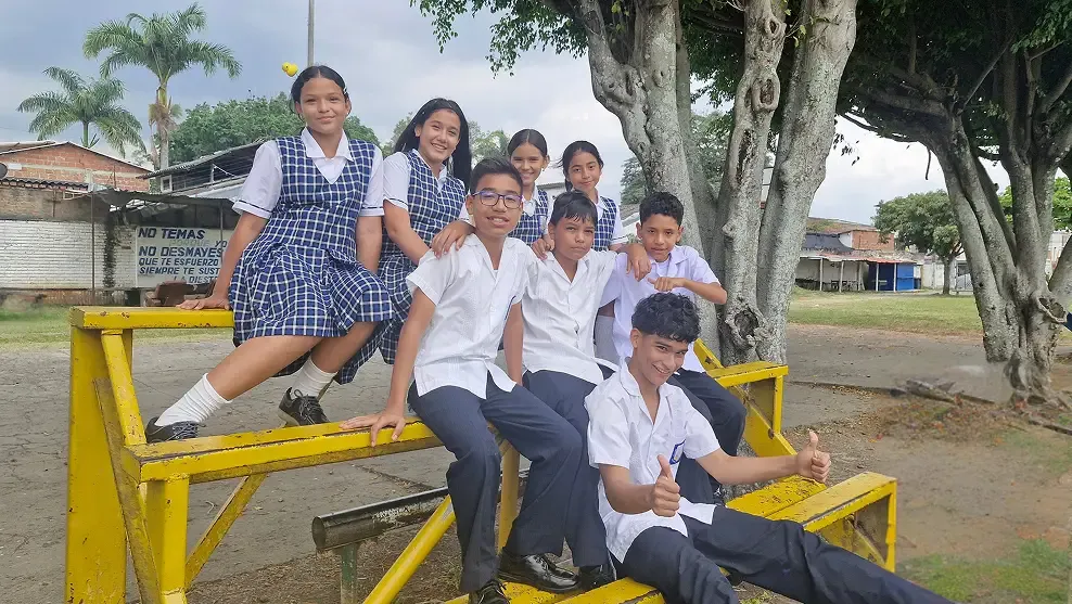 Estudiantes Colegio Apostol 5