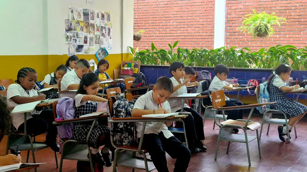 Estudiantes Colegio Mayor Santiago de Cali 8